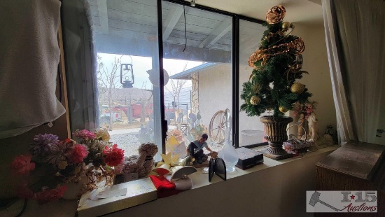 Home Decor, Figurines, Putter Game, Ash Tray Set, D'arques & More