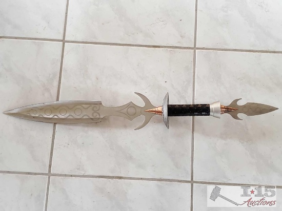 Double-Sided Dagger
