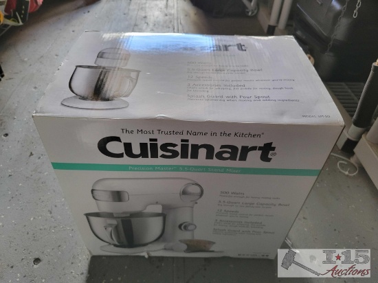 NEW!!! Cuisinart 5.5 Quart Stand Mixer