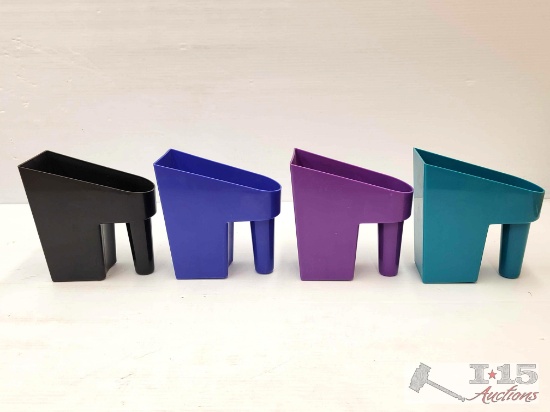 NEW!!! (4) 1Qt. Feed Scoops