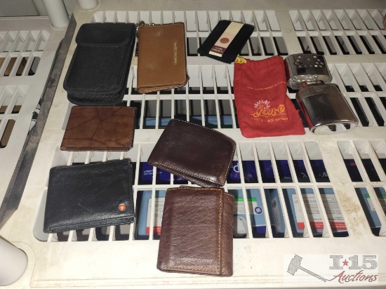 Giant Lighter & Wallets