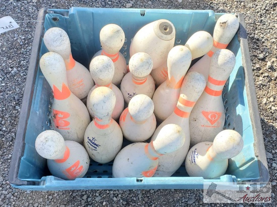 16 Qubicava Bowling Pins