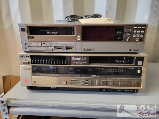 2 Vintage Sony Betamax Players