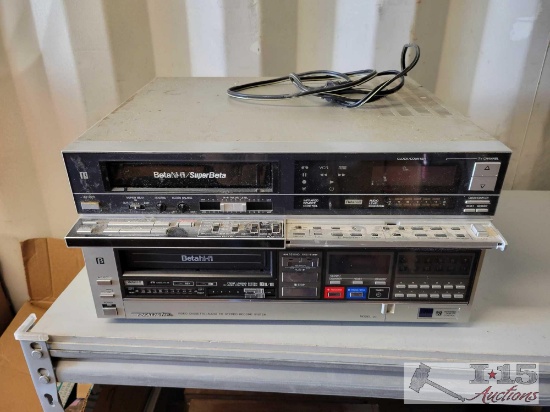 2 Vintage Realistic Betamax Players