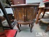 Vintage Hooker Furniture Oval End Table