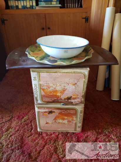 2 Punch Bowls, 2 Serving Platter, And Decorative Bowl