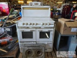 Okeefe and Merritt porcelain Stove