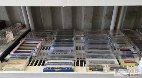 (48) N Scale Locomotive & Passenger Model Trains