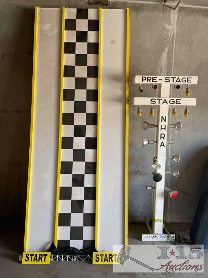 Race Track with Signal Light