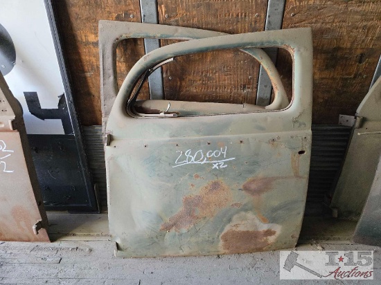 (2) Classic Vehicle Doors