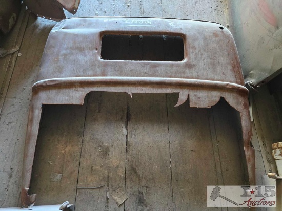 1 Classic Vehicle Trunk