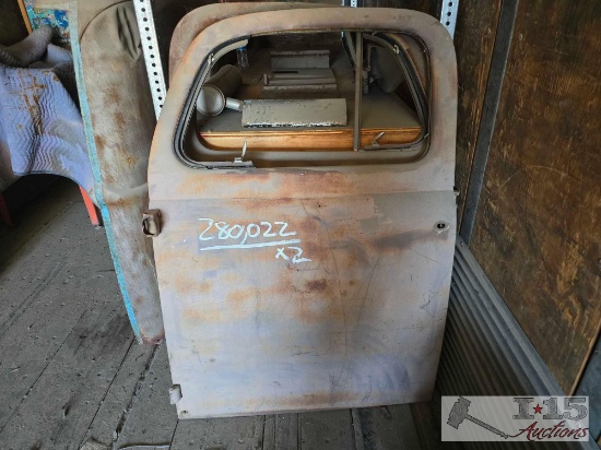 2 Classic Vehicle Doors