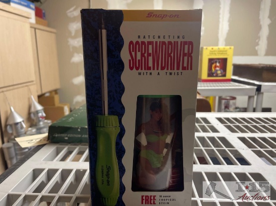 Snap-On Ratcheting Screwdriver with 16oz Stein