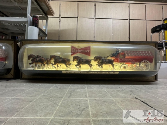 Budweiser World Champion Clydesdale Team Decor Light