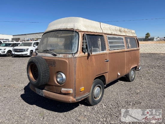 1971 Volkswagen Bus Camper