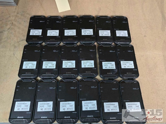 (18) Kyocera Verizon Cell Phones