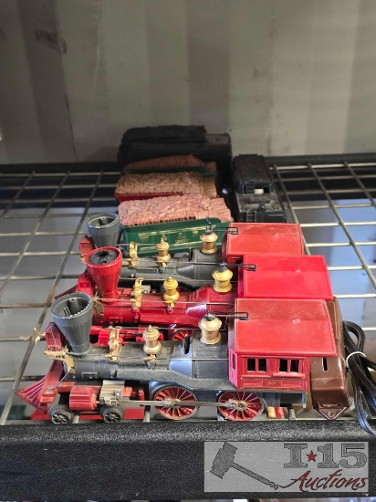 (4) Lionel Locomotives and (5) Train Cart Models