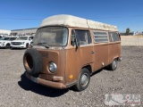 1971 Volkswagen Bus Camper