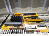 (8) Roundhouse HO Scale Model Trains
