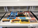 (19) HO Scale Model Trains