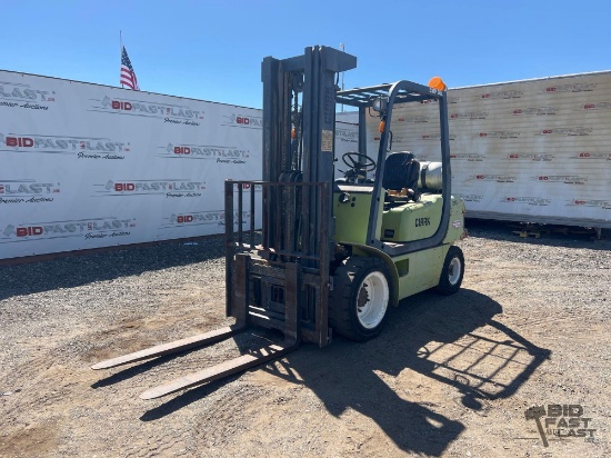 Clark CMP30L Forklift