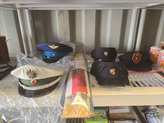 (5) Hats and American Flag Set