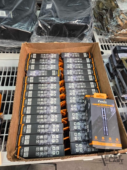 NEW!! (54) Fenix UC35 V2.0 Tatical Flashlight