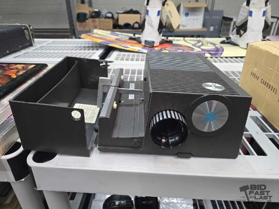 Sawyer's 550R Slide Projector