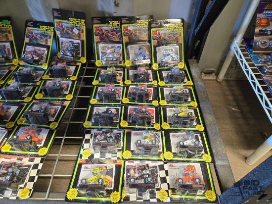 NEW!!! (18) World Of Outlaws Die Cast Cars