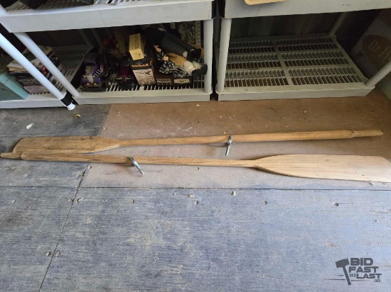 (2) Rowing Oars