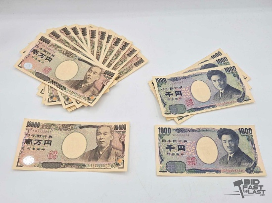 (17) 10000 Japanese Yen Banknotes