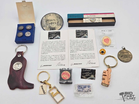 Pins, Buttons & Keychains