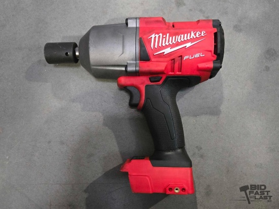 Miluakee 1/2" Square Ring Impact Wrench