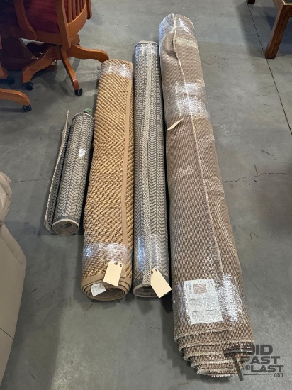 (4) Accent Rugs