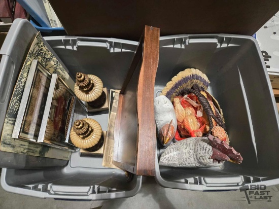 Photo's, Chicken Statues & More