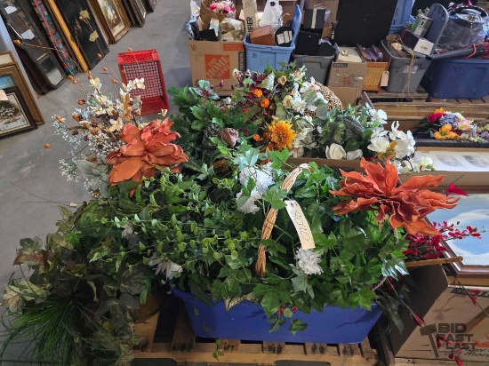 1 Pallet of Fake Plants