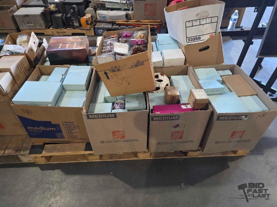 1 Pallet of Partylite Candles and Accessories