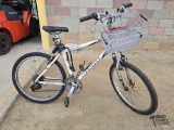 Giant Sedona DX Mountain Bike