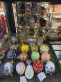 (26) Porcelain Eggs Collection
