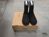 NEW!!! Uggs Classic Short Black Boots