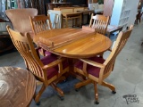 Round Leaf Table and (4) Chairs