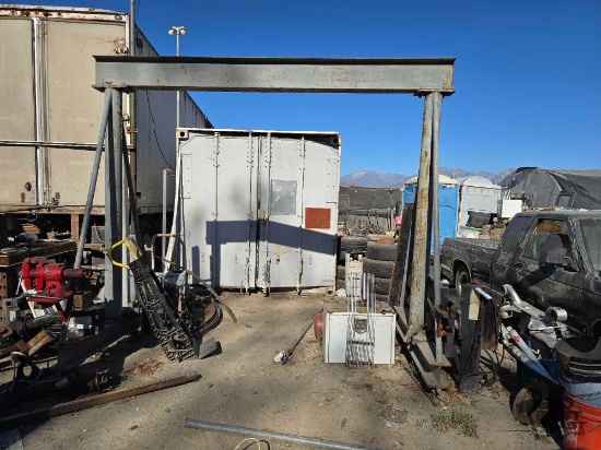 A-Frame Chain Hoist with (2) Attached Bench Vises