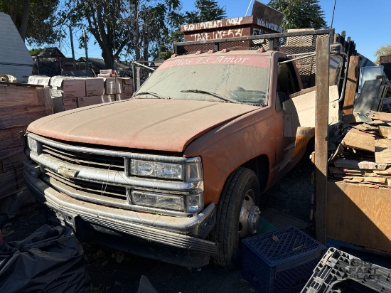 1999 Chevrolet C3500 Pickup Truck