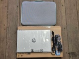 NEW!!! HP Pavillion Laptop & Zip Up Case