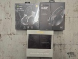 NEW!!! (2) Wireless Headphones & Wirless Charging Station