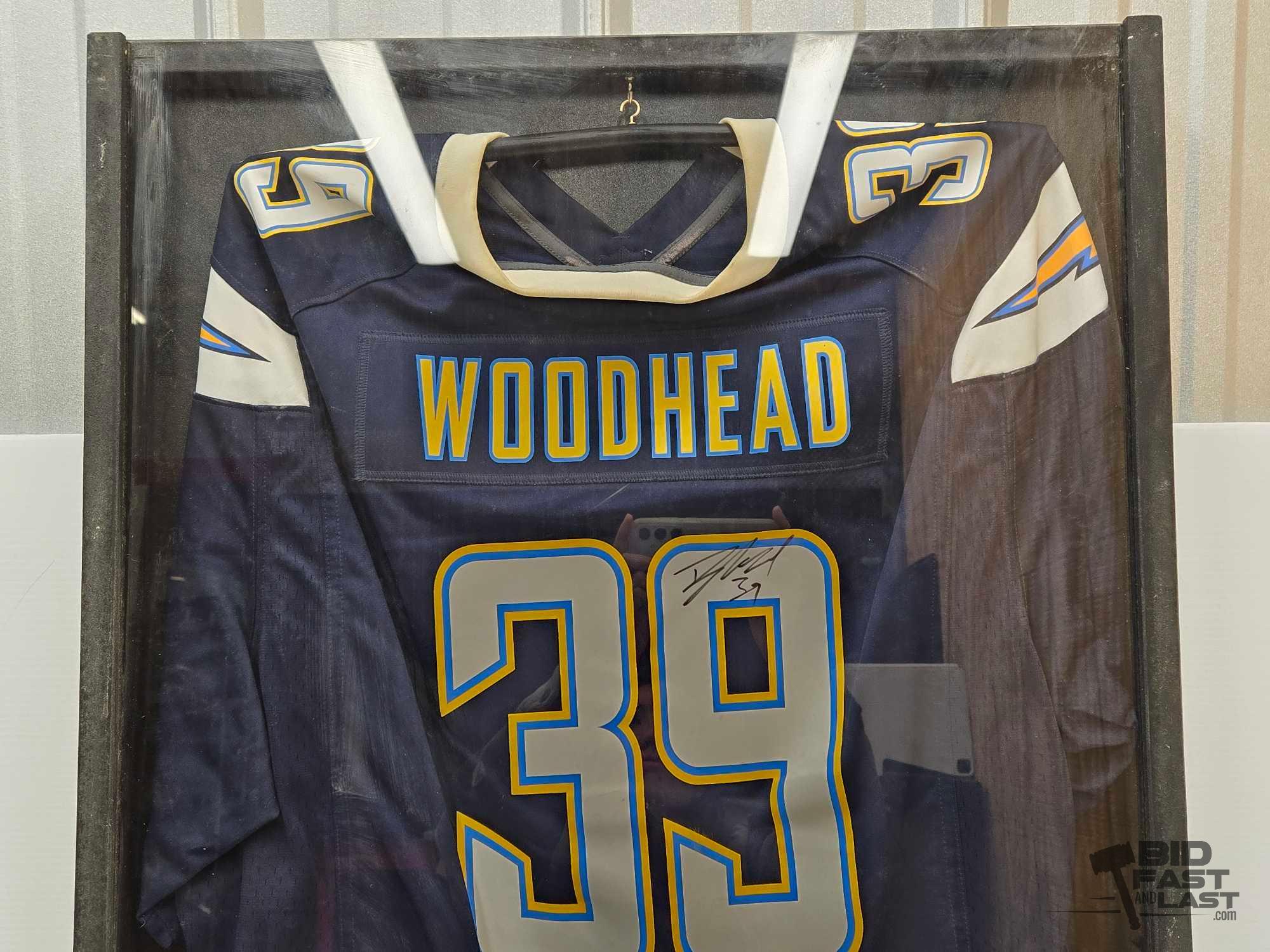 Dola's Tribute to Welker: Texas Tech Legacy, image size:2000x1500