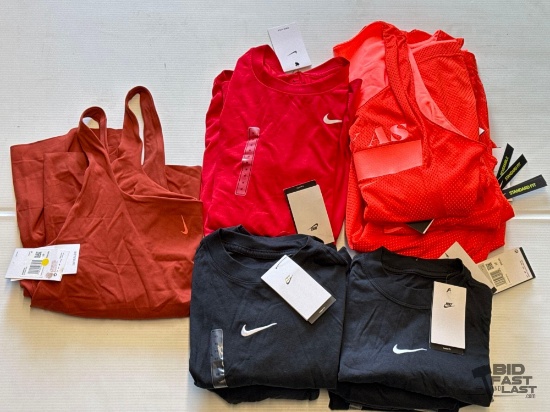 NEW!!! (19) Women?s & Girls Nike Tops