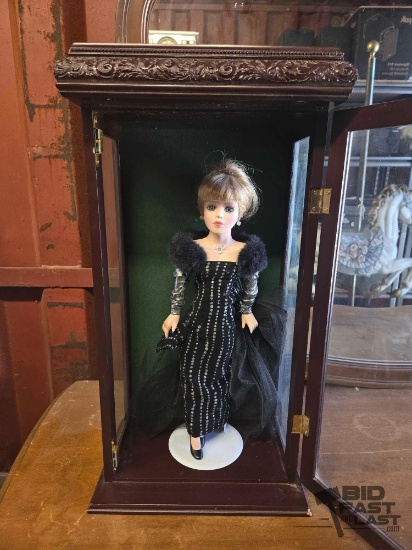 2000 Camellia Garden Porcelain 16" Doll W/ Case