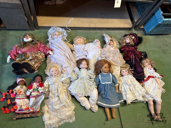 (13) Doll Collection