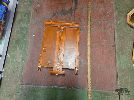 Portable French Easel with Lufkin Measuring Stick